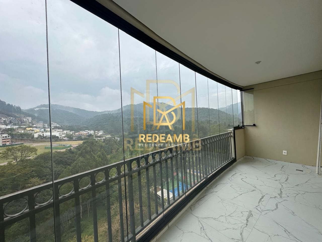 Residencial Parque Tamboré com 139m² e 2 Suítes Disponível para Locação