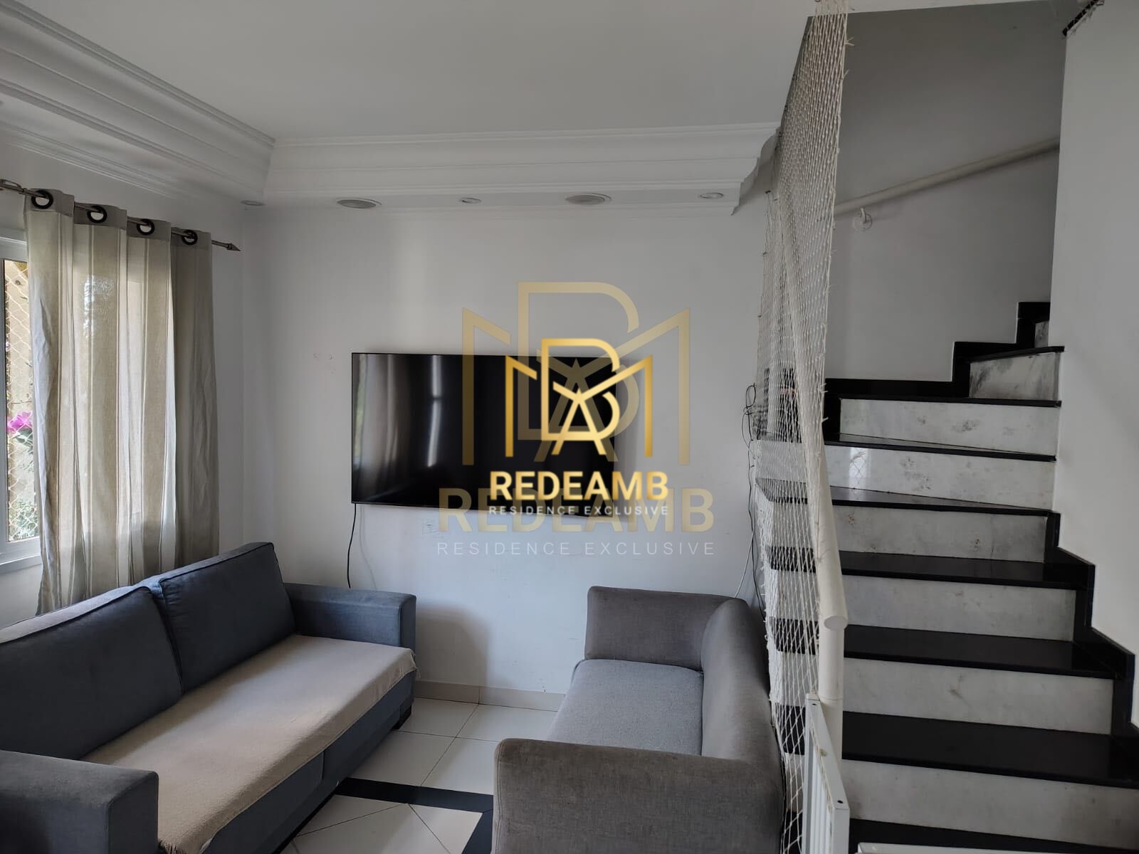 Casa Geminada a Venda no Condomínio Mediterrâneo com 4 dormitórios sendo 1 Suite no Bairro Reginalice em Barueri