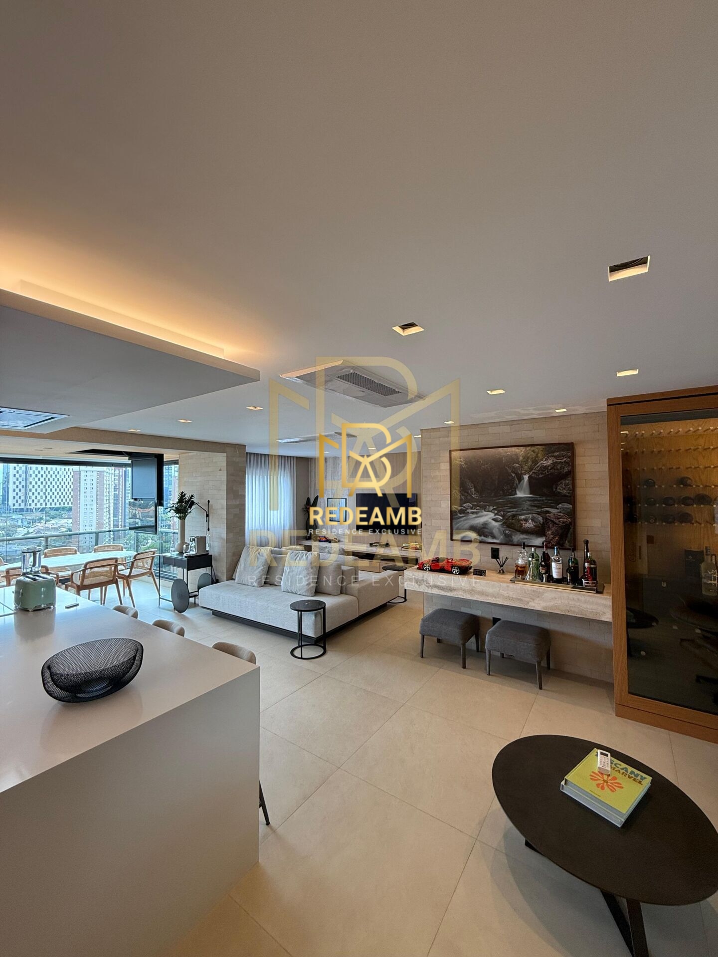 Apartamento para Venda e Locação Mobiliado com 112m², 3 dormitórios sendo 2 Suítes no Condomínio Present em Alphaville/SP