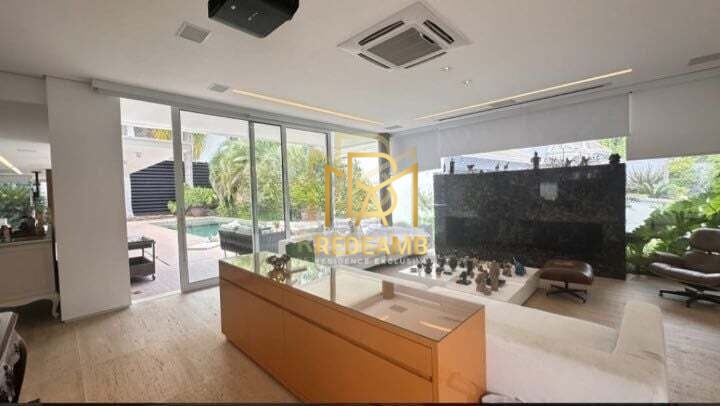Casa Semi Mobiliada de Alto padrão para Locação com 5dormitórios no Melville em Alphaville - Santana de Parnaíba