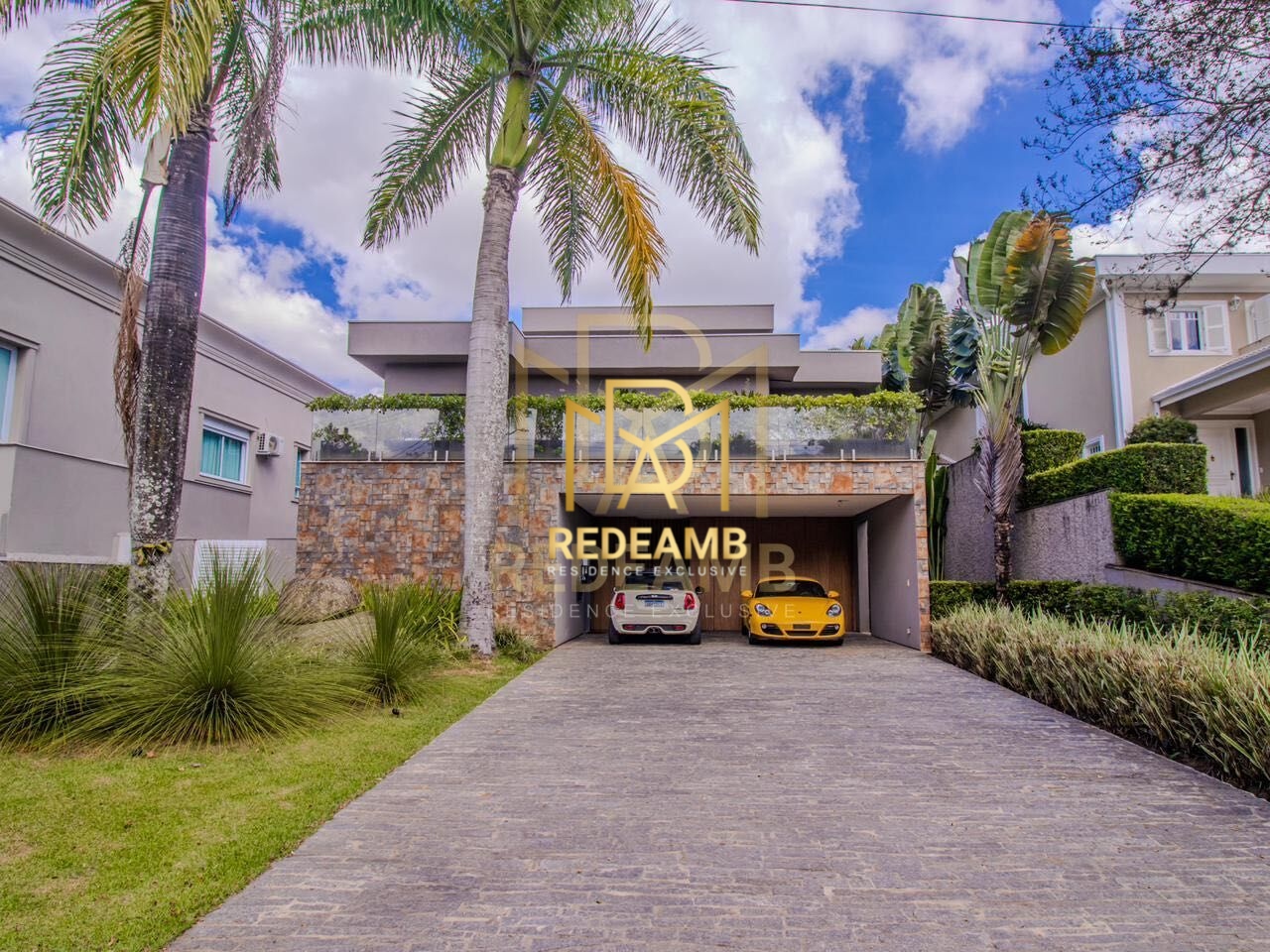 Linda Casa Mobiliada e Decorada disponível para locação Residencial Melville.