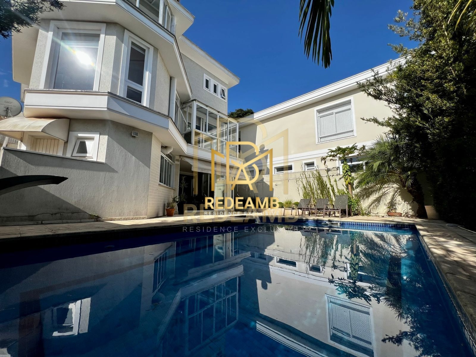 Casa a Venda no Valville 1 – 4 Suítes, Área Gourmet e Piscina em Alphaville Santana de Parnaíba