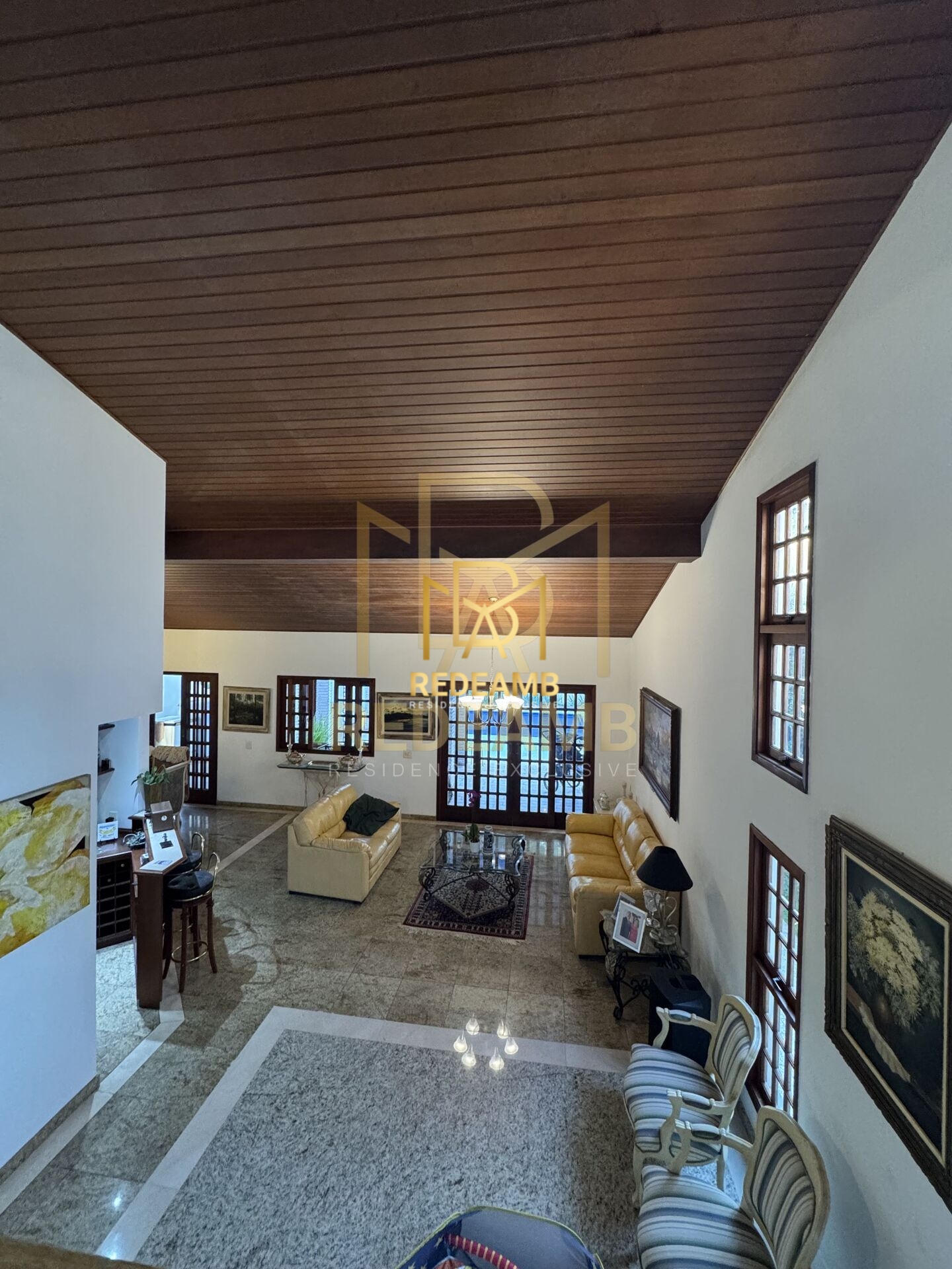 Casa Alto Padrão com 4 Suites, Área Gourmet no Condomínio Alphaville 11 - Santana de Parnaíba/SP