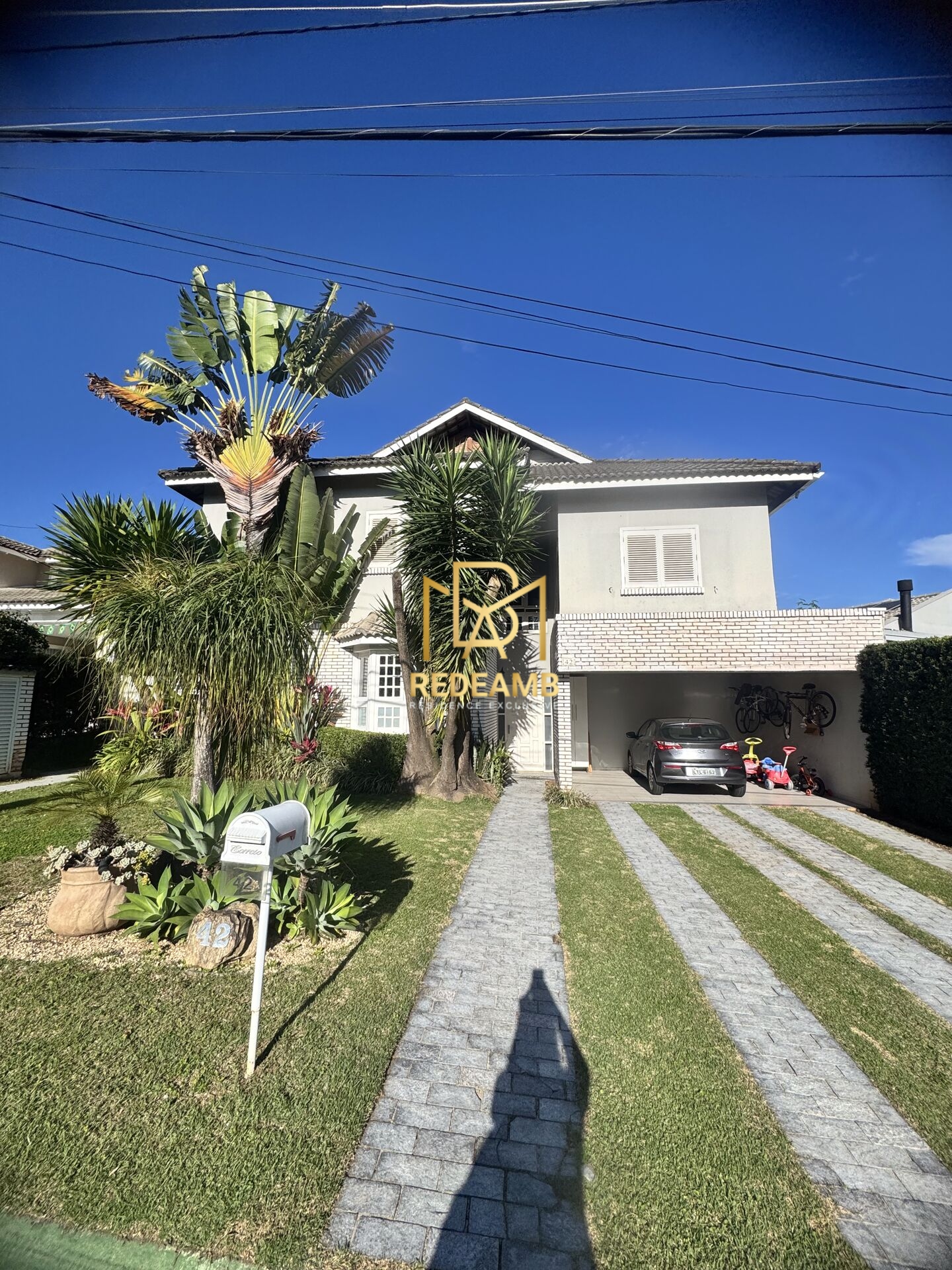 Casa de Alto Padrão para Locação com 3 Suítes com Closet no Residencial 4 em Alphaville - Santana de Parnaíba