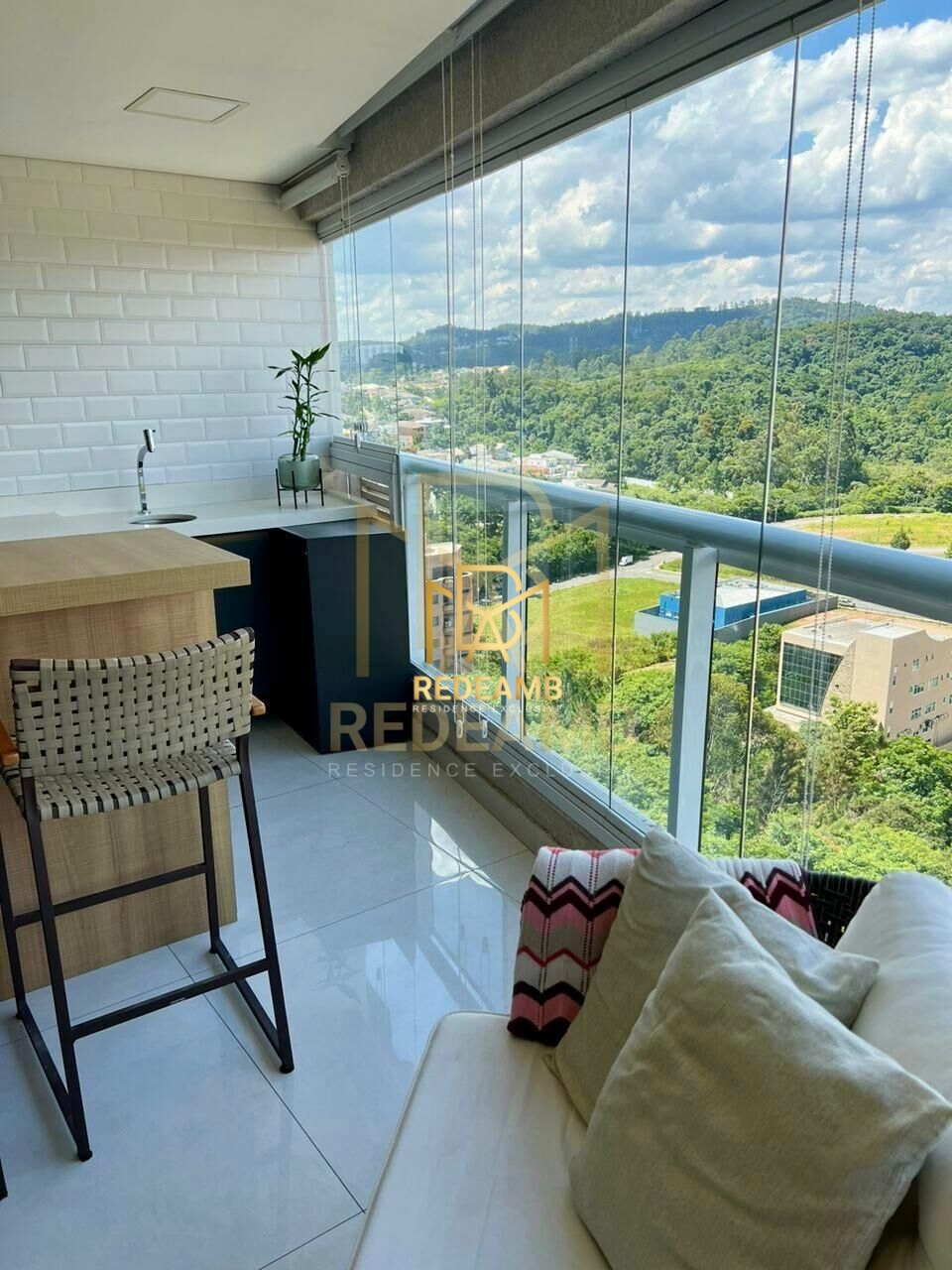 Apartamento a Venda 68m2 com 2 dormitórios sendo 1 Suíte no Condomínio Glass Alphaville
