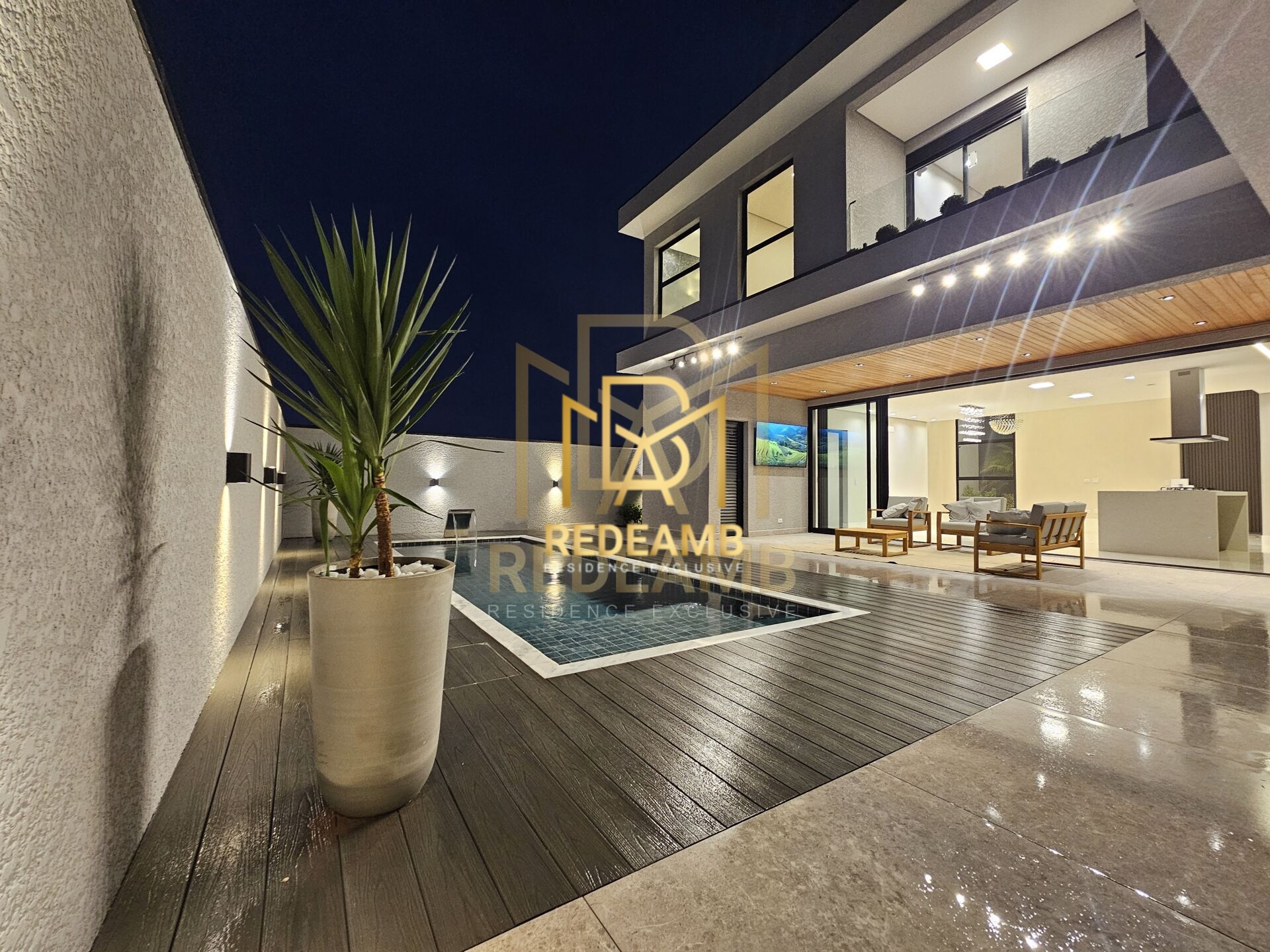 Casa Alto Padrão a Venda com 330m² e 04 suítes, com automação nos ambientes no Condomínio Villas do Jaguari - Santana de Parnaíba-SP
