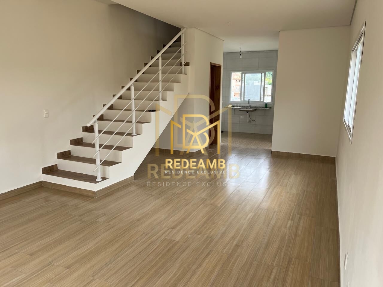 Casa Sobrado  com 150 m², 03 dormitórios, sendo 01 suíte - Condomínio Nova Jaguari  - Santana de Parnaíba/SP