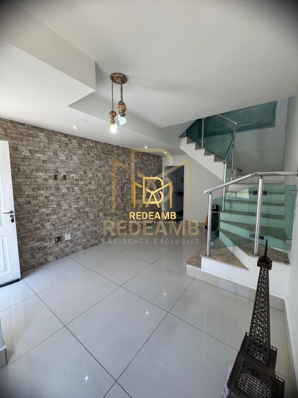Casa Padrão com 150m², 03 dormitórios, sendo 03 suites - Condomínio Residencial Villagio Paradiso -  Barueri/SP