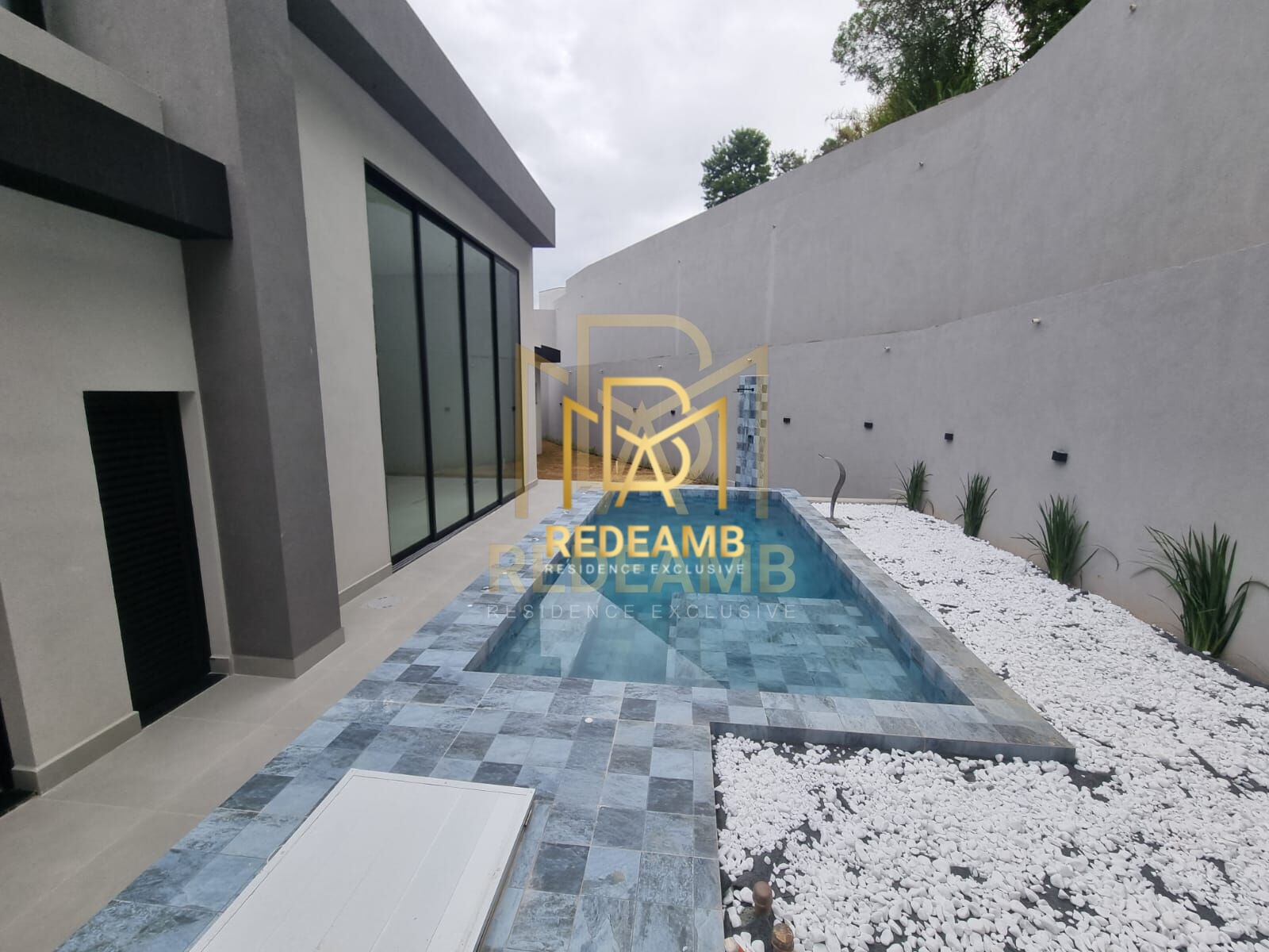 Casa Alto Padrão à venda com 265m², 04 suítes no Condomínio Reserva Santa Ana - Santana de Parnaíba-SP