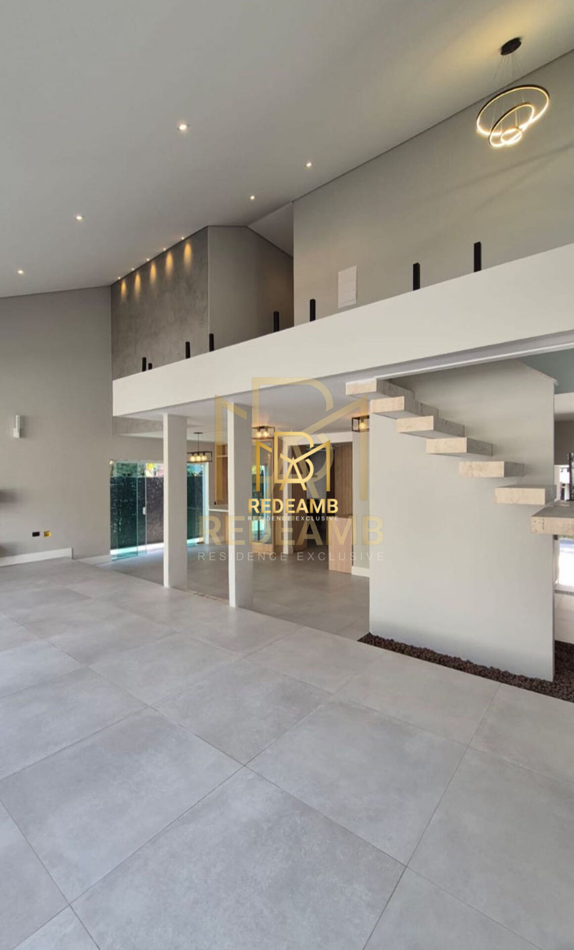 Linda Casa a Venda com 3 Suítes no Condomínio Residencial 4 em Alphaville - Santana de. Parnaíba