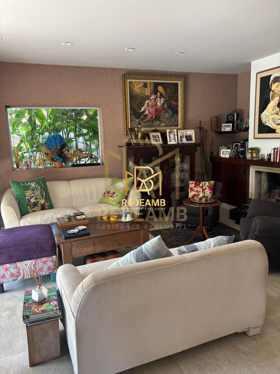 Residencial 3 – Casa com 2 Suítes, Quintal e 6 Vagas de Garagem
