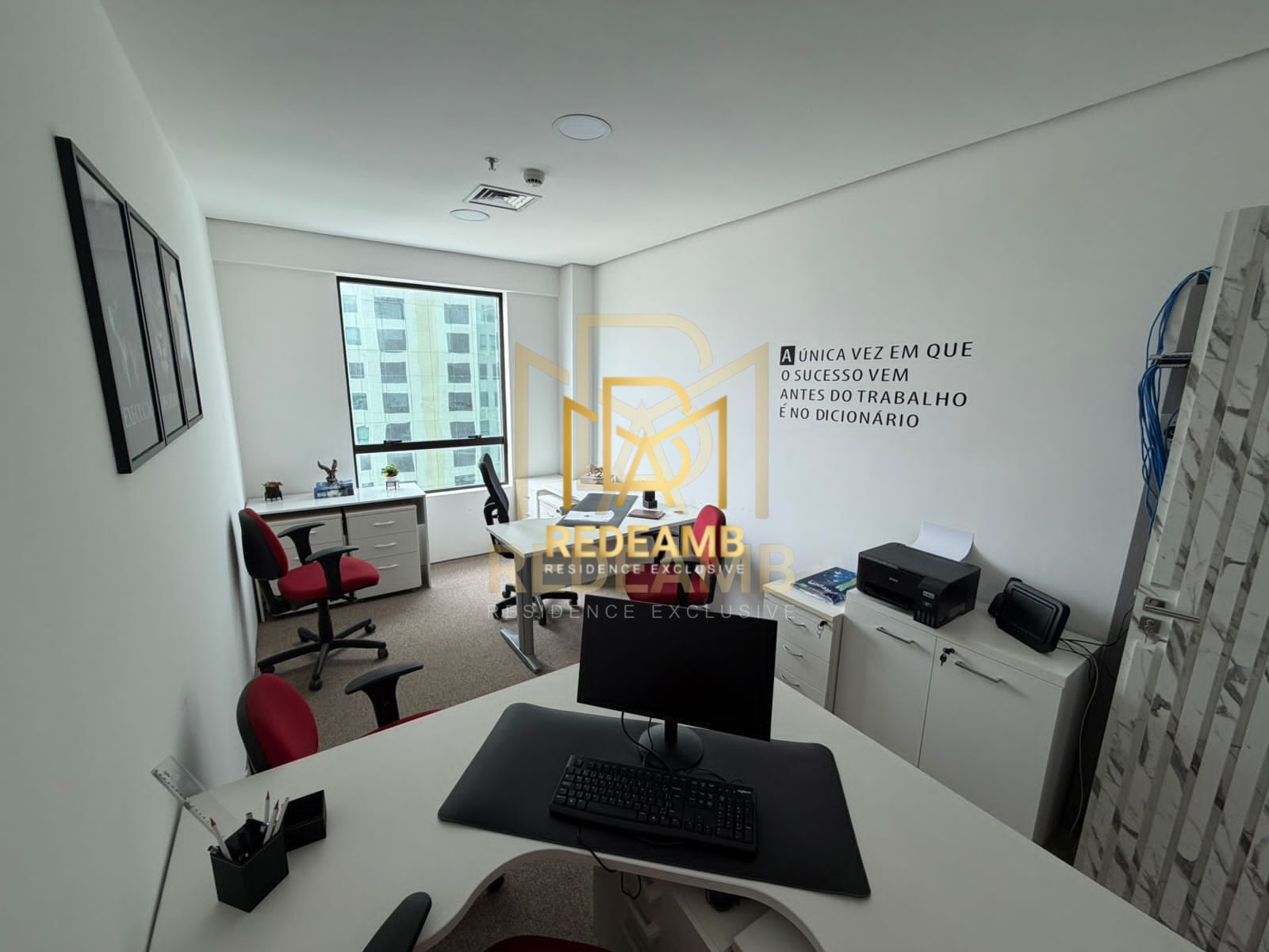 Salão comercial com 89m², andar alto,  sala dupla - Alphaville - Barueri/SP