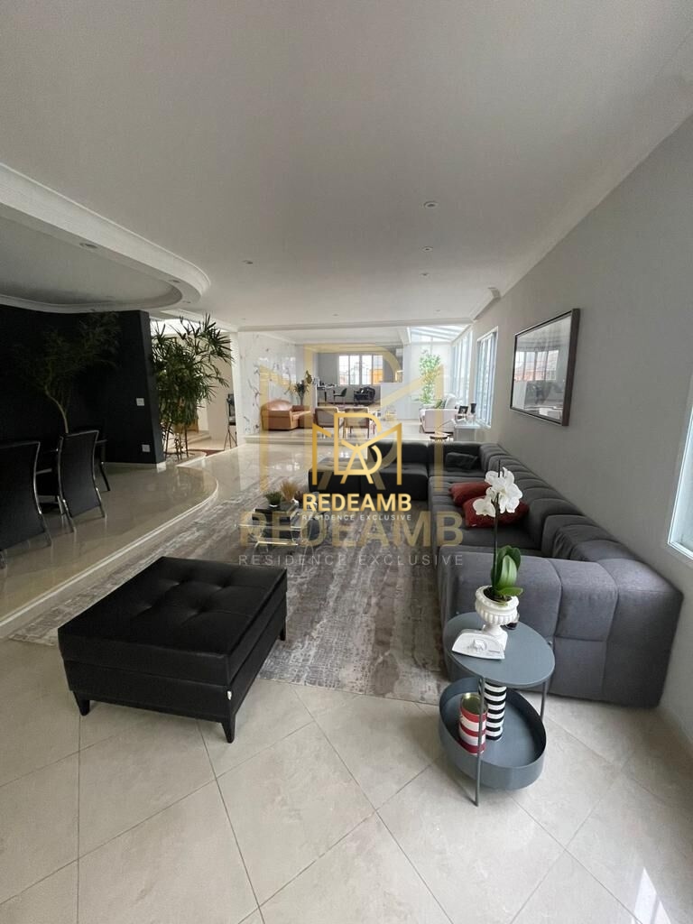 Casa para Locação com 5 dormitórios e 570m²  Mobiliada no Condomínio Melville em Alphaville/SP