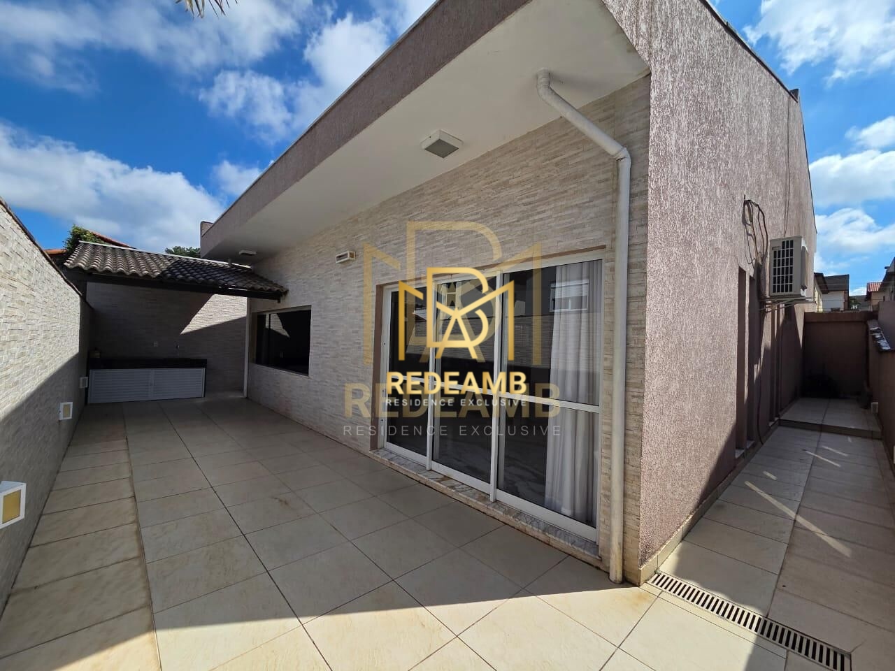 Casa Para Locação no Residencial 4  com 3 dormitórios sendo 1 Suíte em  Alphaville