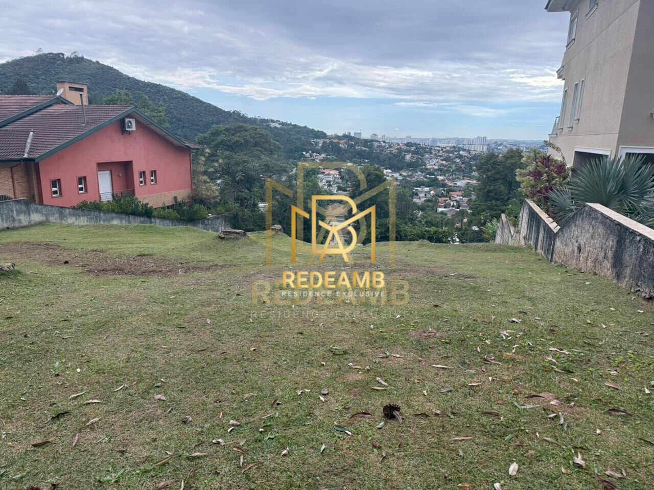 Terreno à Venda com 1.384m² no Residencial 10 – Alphaville