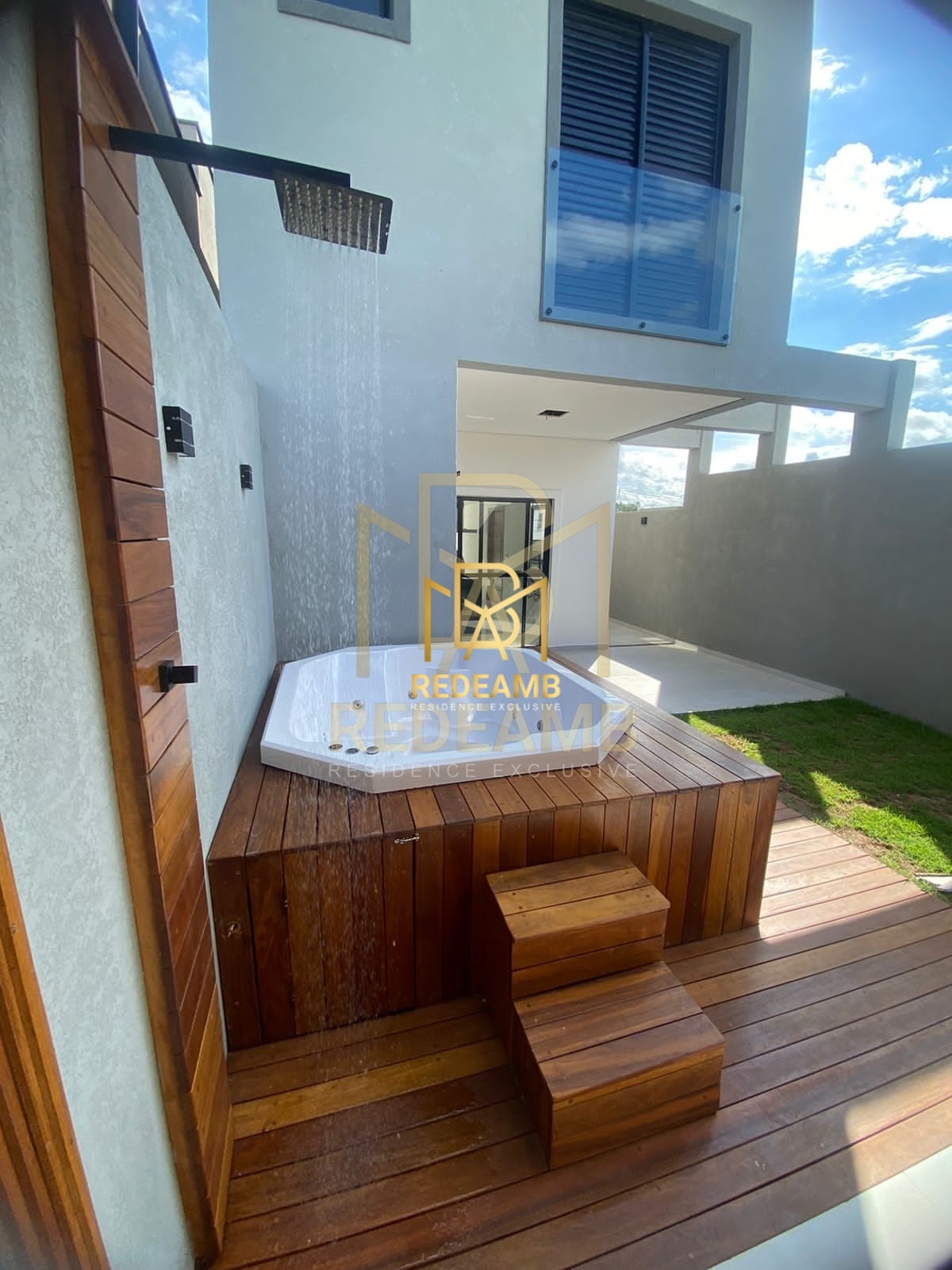 Casa à venda no bairro Chácara Jaguari (Fazendinha) em Santana de Parnaíba/SP