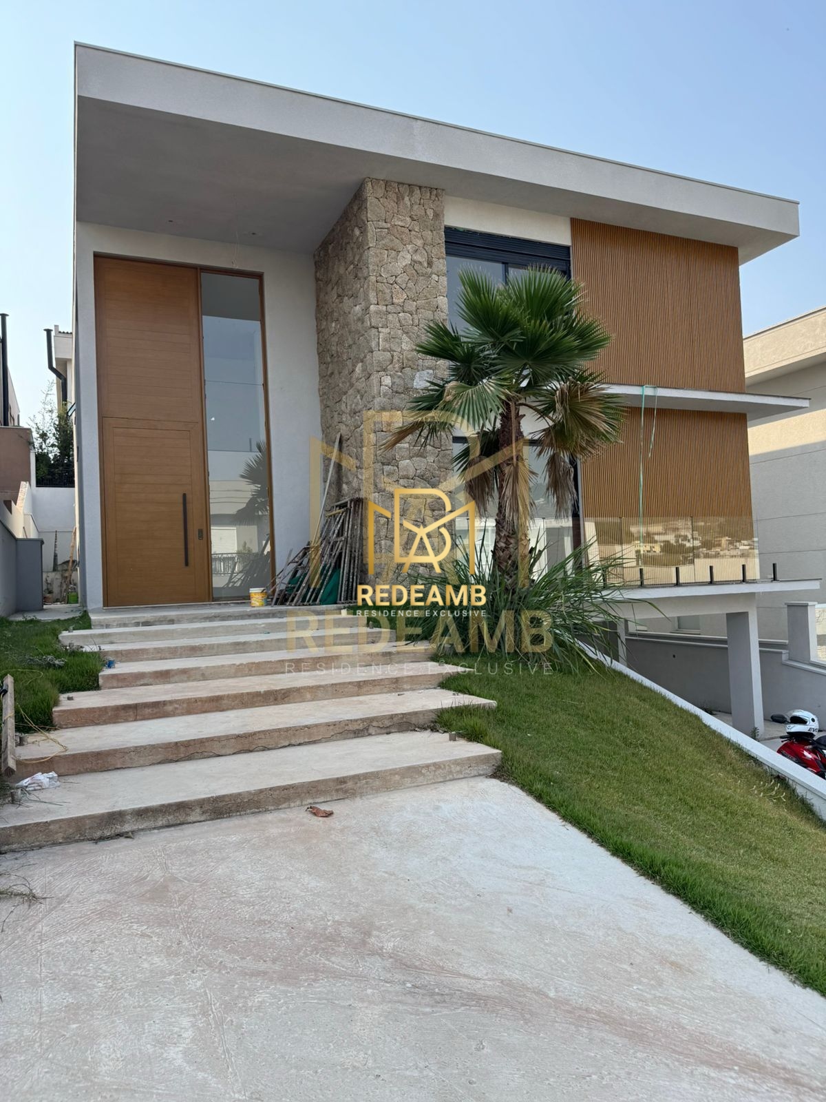 Casa Alto padrão com 4 suítes, piscina de borda infinita e elevador no Tamboré 11