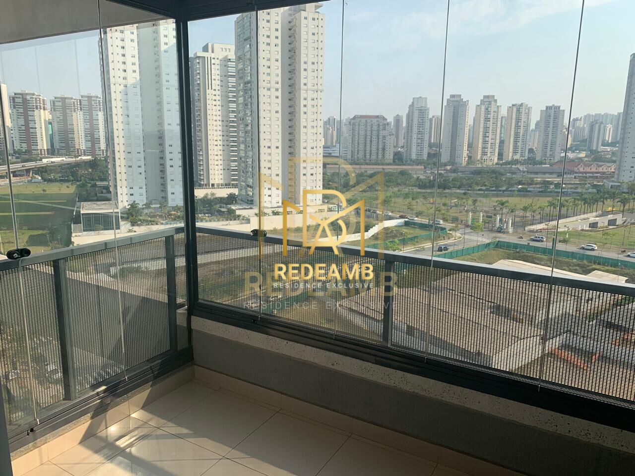 Apartamento de alto padrão, mobiliado, com 2 dormitórios,  1 suíte – pronto para morar!