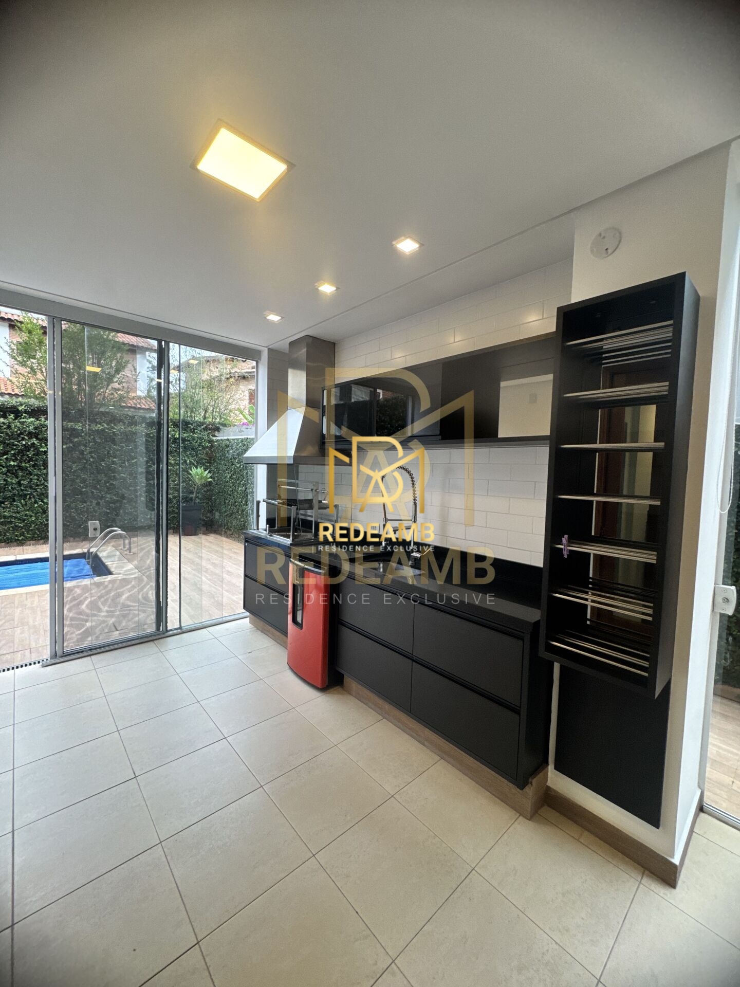 Casa Alto Padrão com 402,83m², 04 suítes no Residencial 9 - Alphaville - Santana de Parnaíba-SP