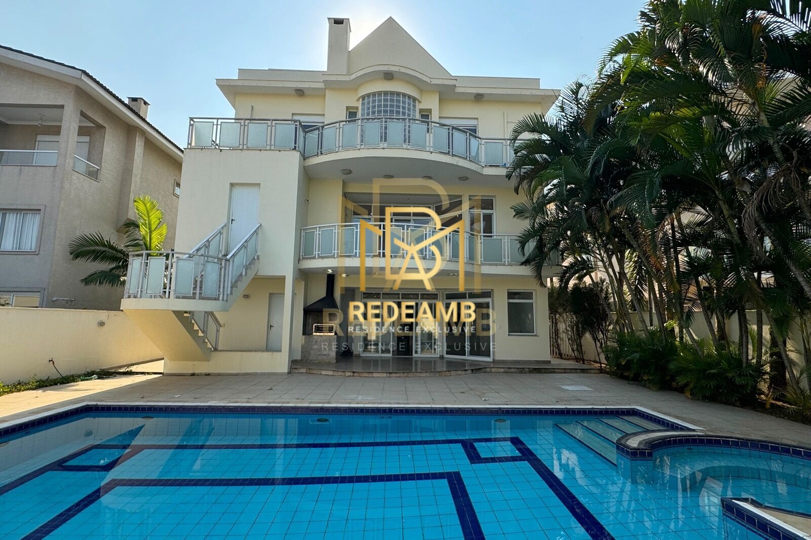 Casa Ampla com 4 Suítes para Alugar em Alphaville no Residencial 2 em Barueri