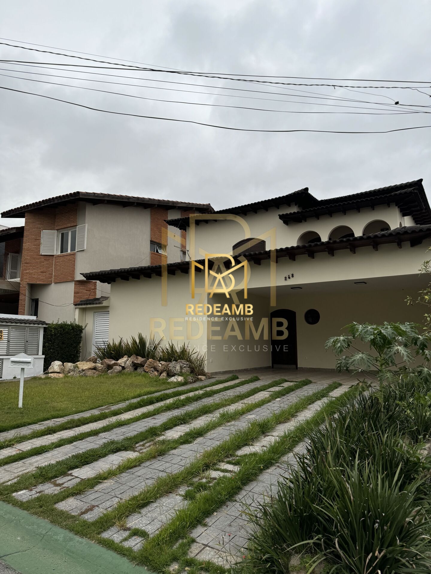 Casa à venda no bairro Residencial Quatro (Alphaville) em Santana de Parnaíba/SP