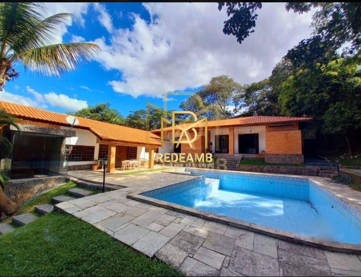Casa Padrão no condomínio Florest Hills
