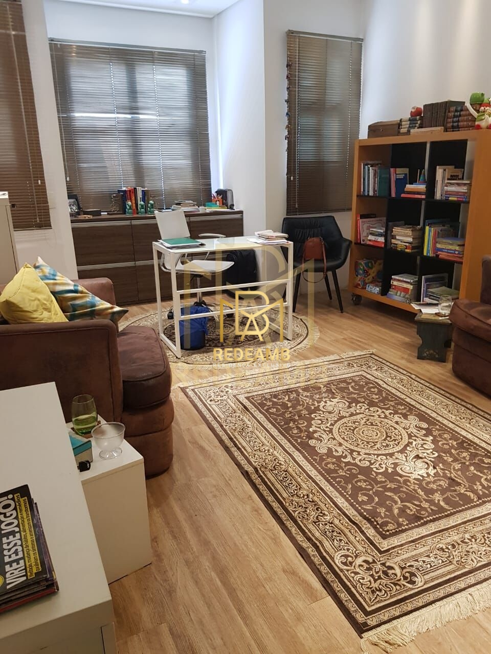 Sala Comercial com 98m², Semi Mobiliada, Centro Comercial Alphaville - Barueri/SP