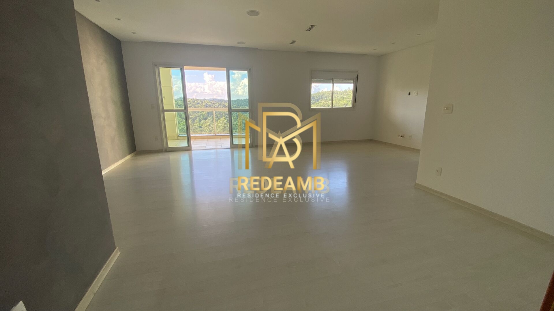 Apartamento para alugar com 133m² e 03 dormitórios, sendo 01 suite - Condomínio Resort Tamboré - Santana de Parnaíba/SP