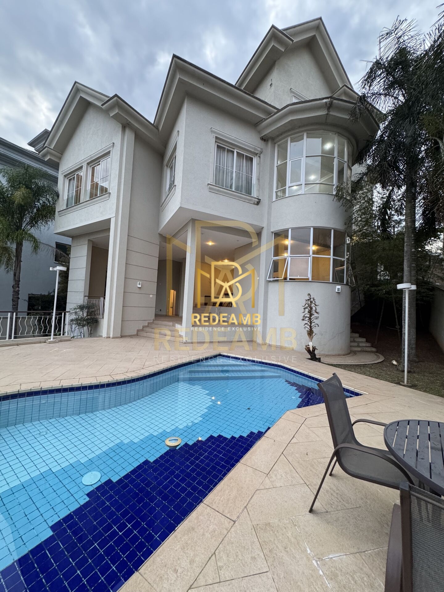 Casa Alto Padrão para Locação no Tamboré 2 com 5 Suítes sendo 1 Master , Santana de Parnaíba/SP