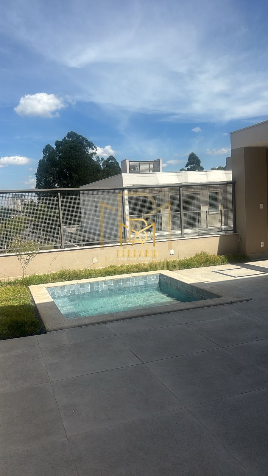Casa Alto Padrão 3 dormitórios sendo todos suítes casa nova