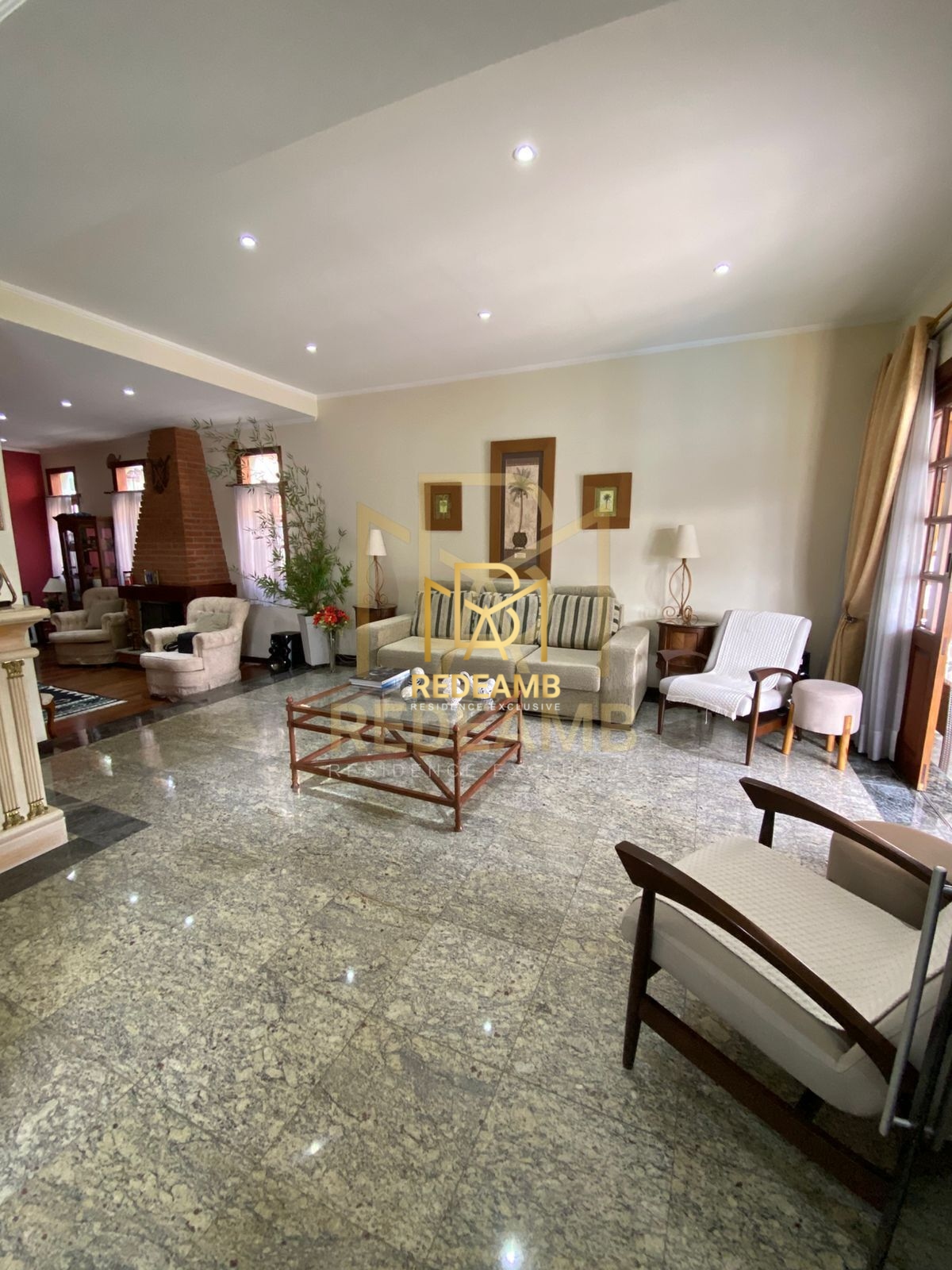 Casa à Venda com 4 dormitórios no Residencial 4 Alphaville em Santana de Parnaíba