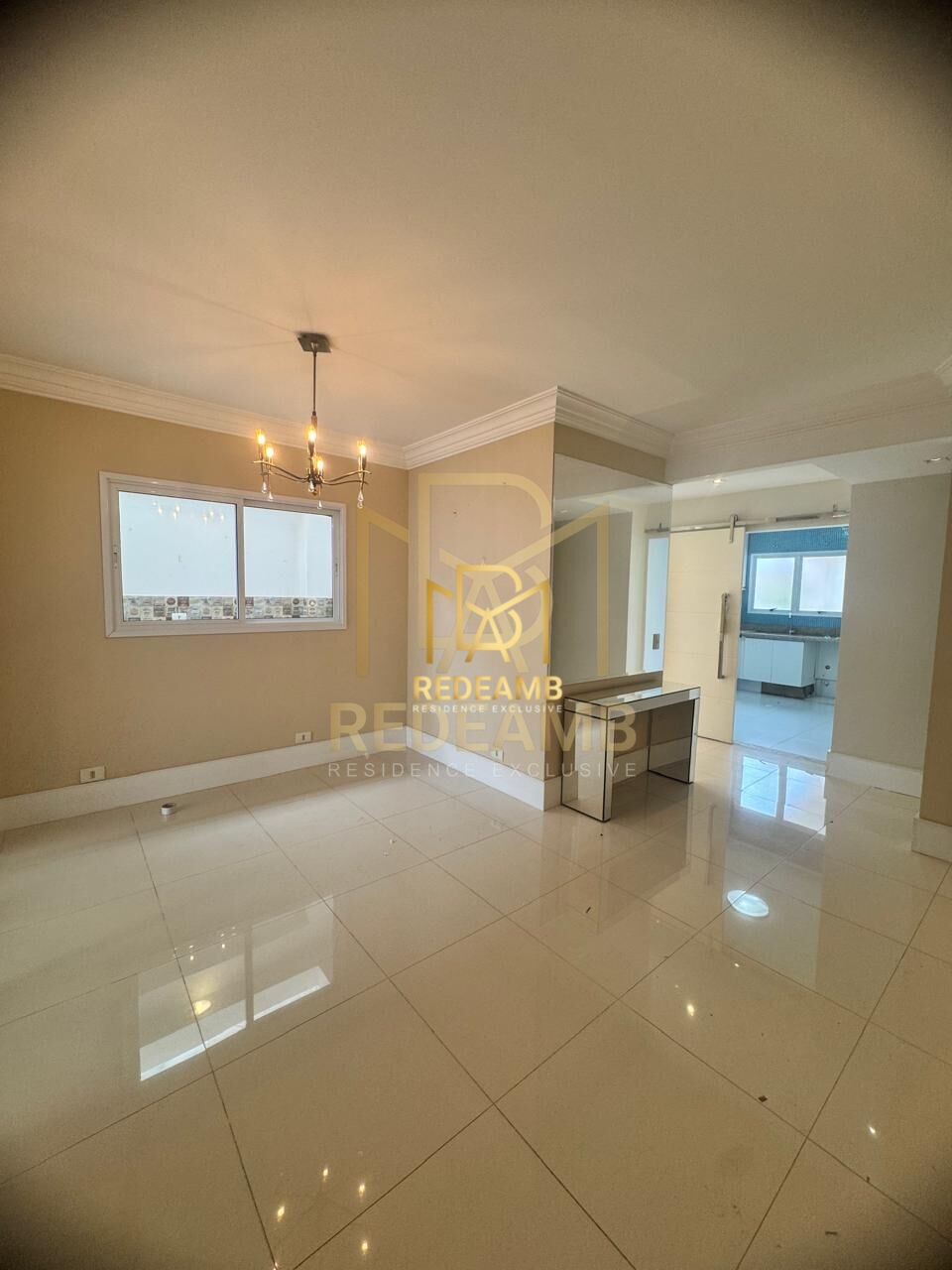 Casa Alto Padrão com 159m², 03 dormitórios, sendo 01 suíte - Condomoinio Residencial Tambore 4 - Santana de Parnaíba/SP