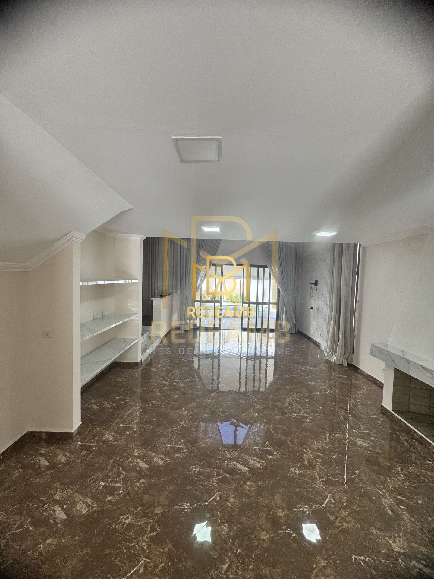 Casa para Locação com 4 dormitórios no Residencial 4 em Alphaville - Santana de Parnaíba