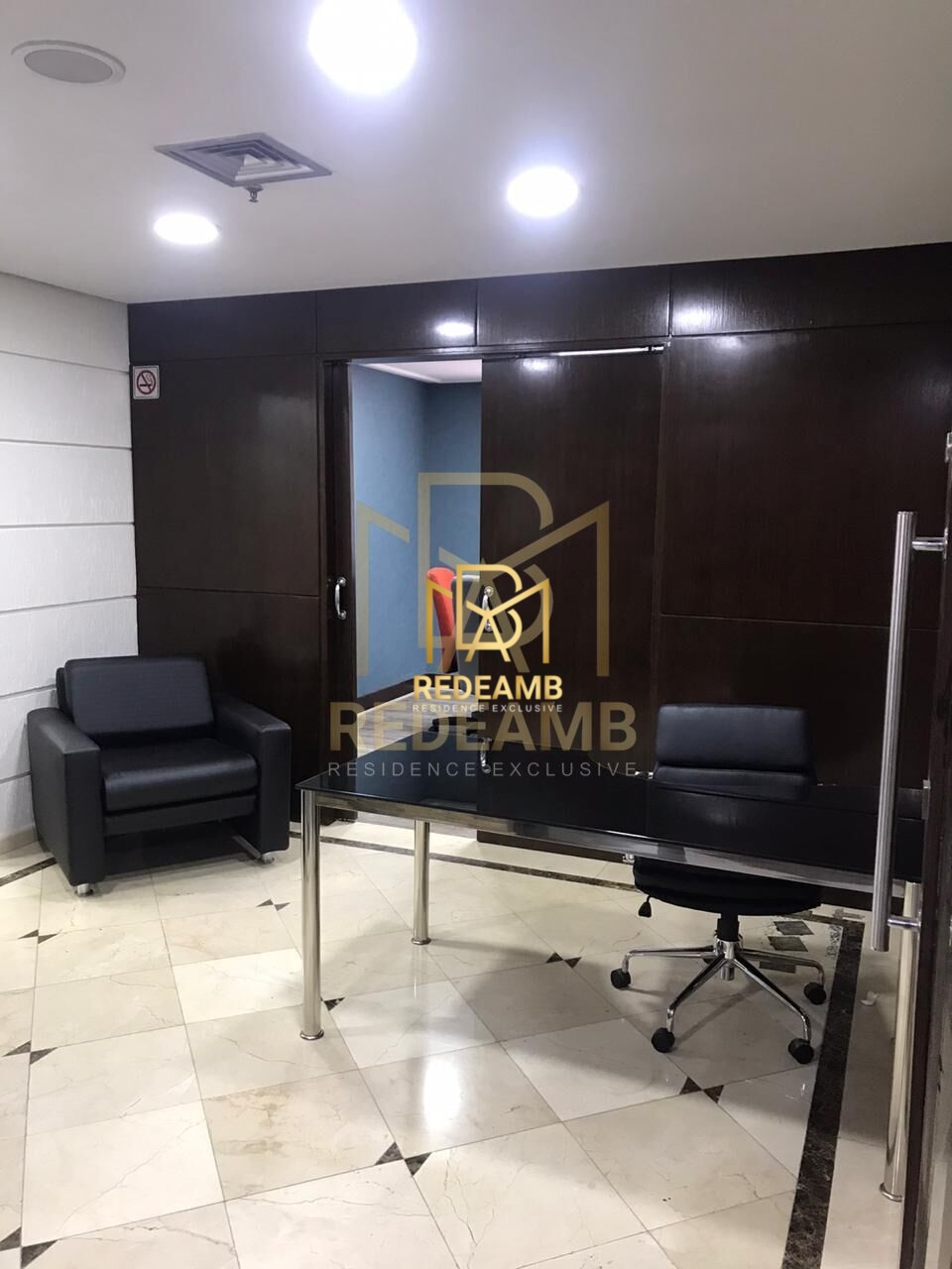 Sala comercial Mobiliada com 107m², 04 salas divididas, 04 vagas de garagem no Edifício  Stadium Corporate em Alphaville - Barueri-SP