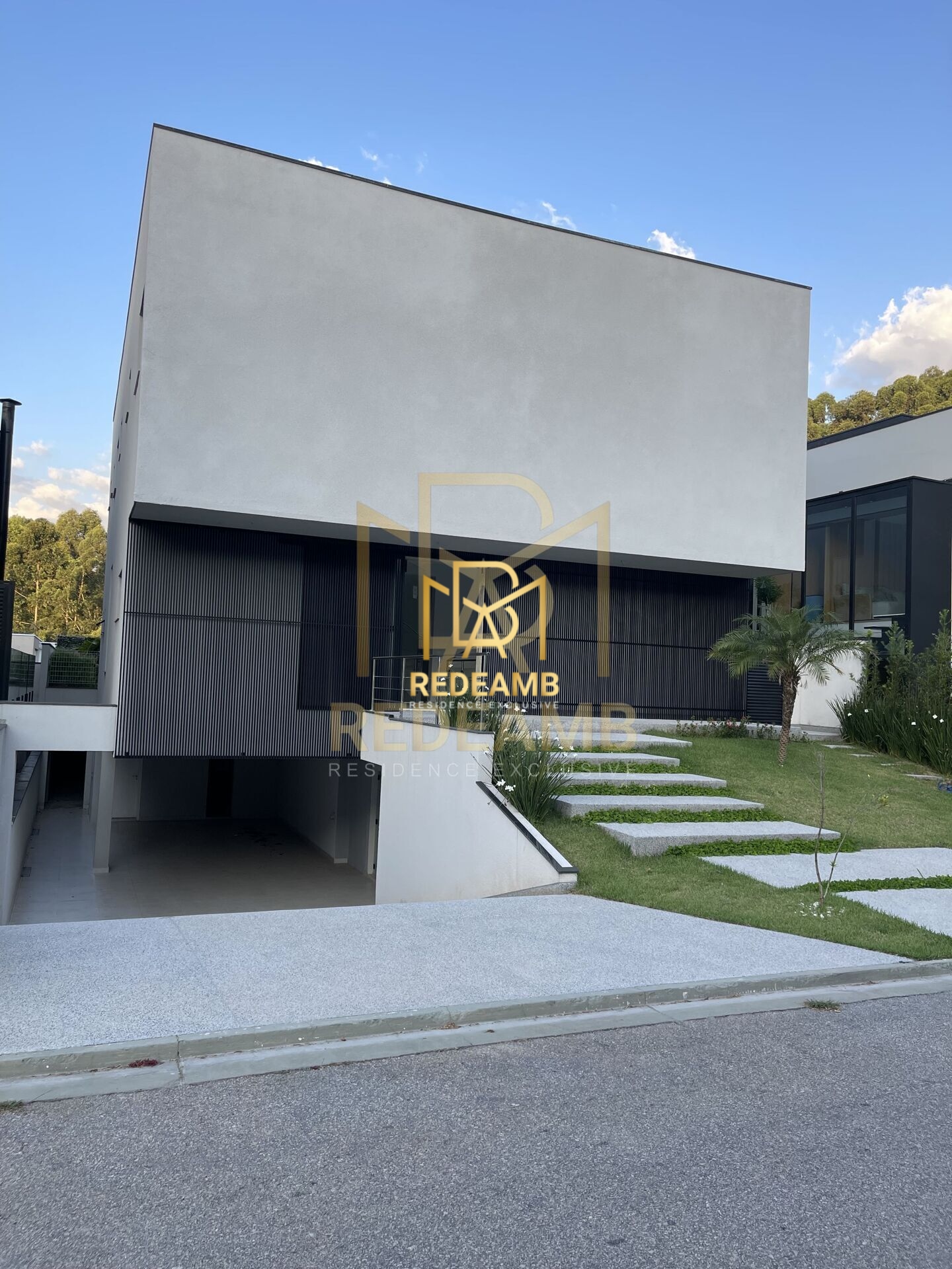 Casa à venda no Condomínio Vila Solaia bairro Tamboré - Barueri/SP