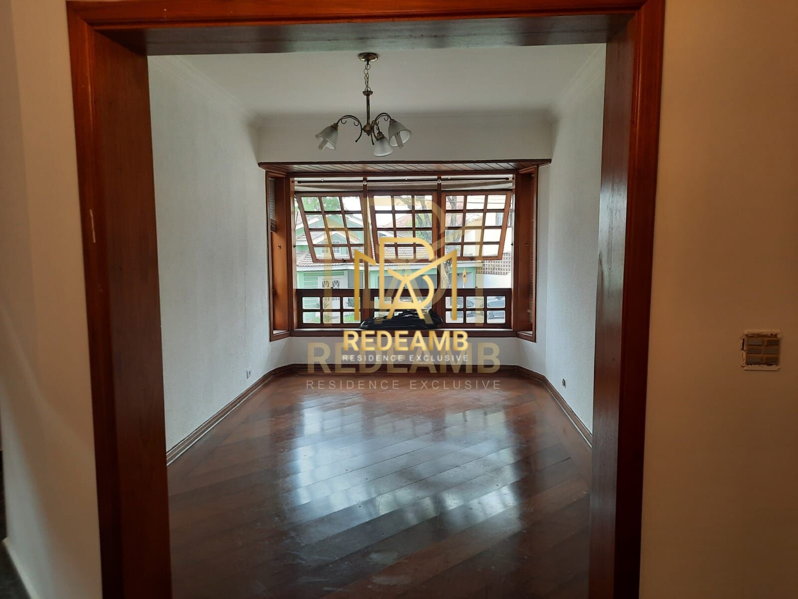 Casa à venda Alto Padrão com 300 m², 3 suítes e lareira no Condomínio Residencial 9 - Alphaville - Santana de Parnaíba