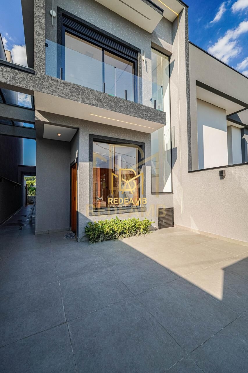 Casa à venda com 137m2 com 3 dormitórios sendo 1 suite em Santana de Parnaíba - Villas do Jaguari