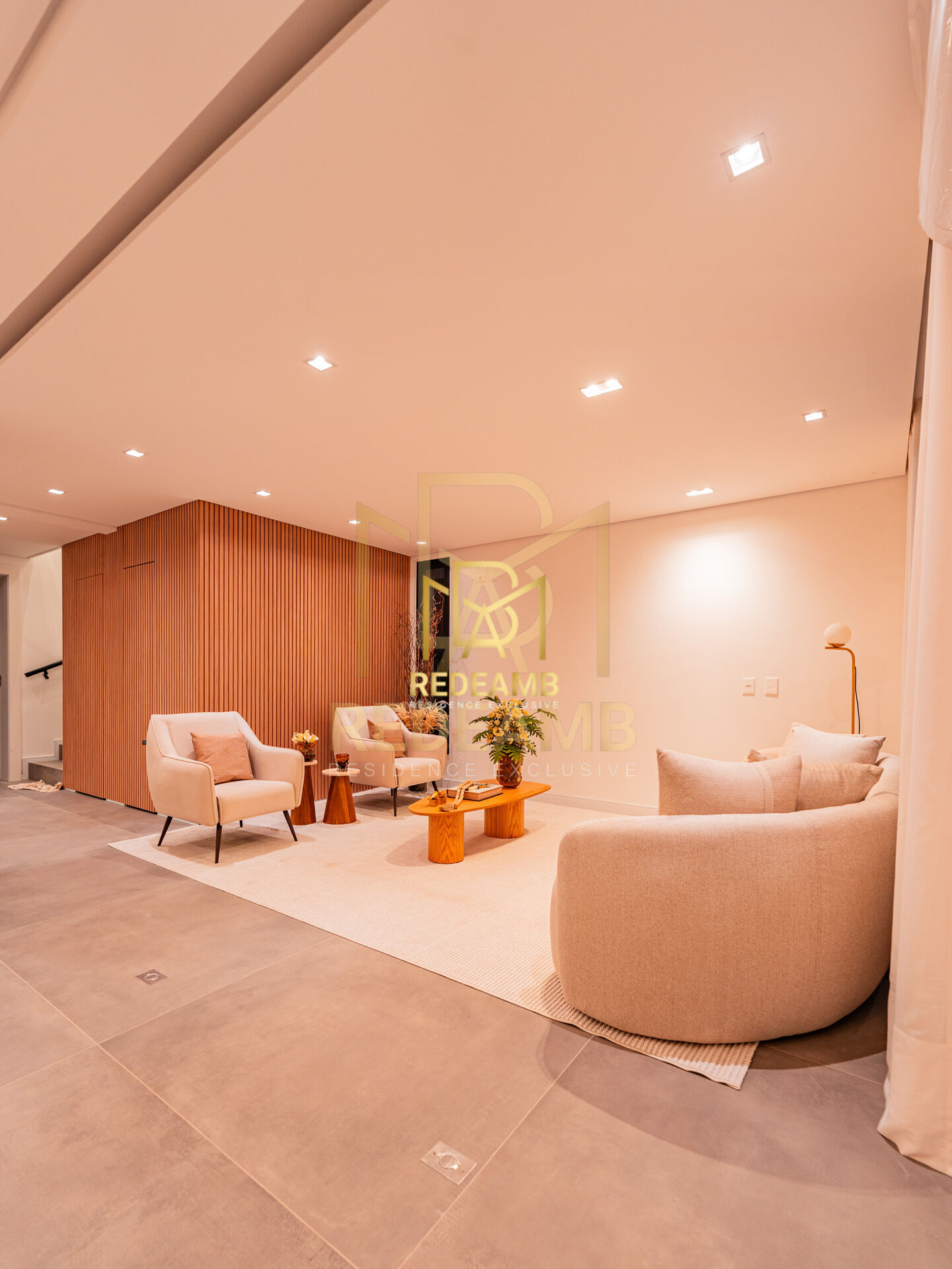 Casa Alto Padrão com 317,72 m², 04 dormitórios, sendo 04 suítes - Condomínio Residencial 4 - Alphaville - Santana de Parnaíba/SP