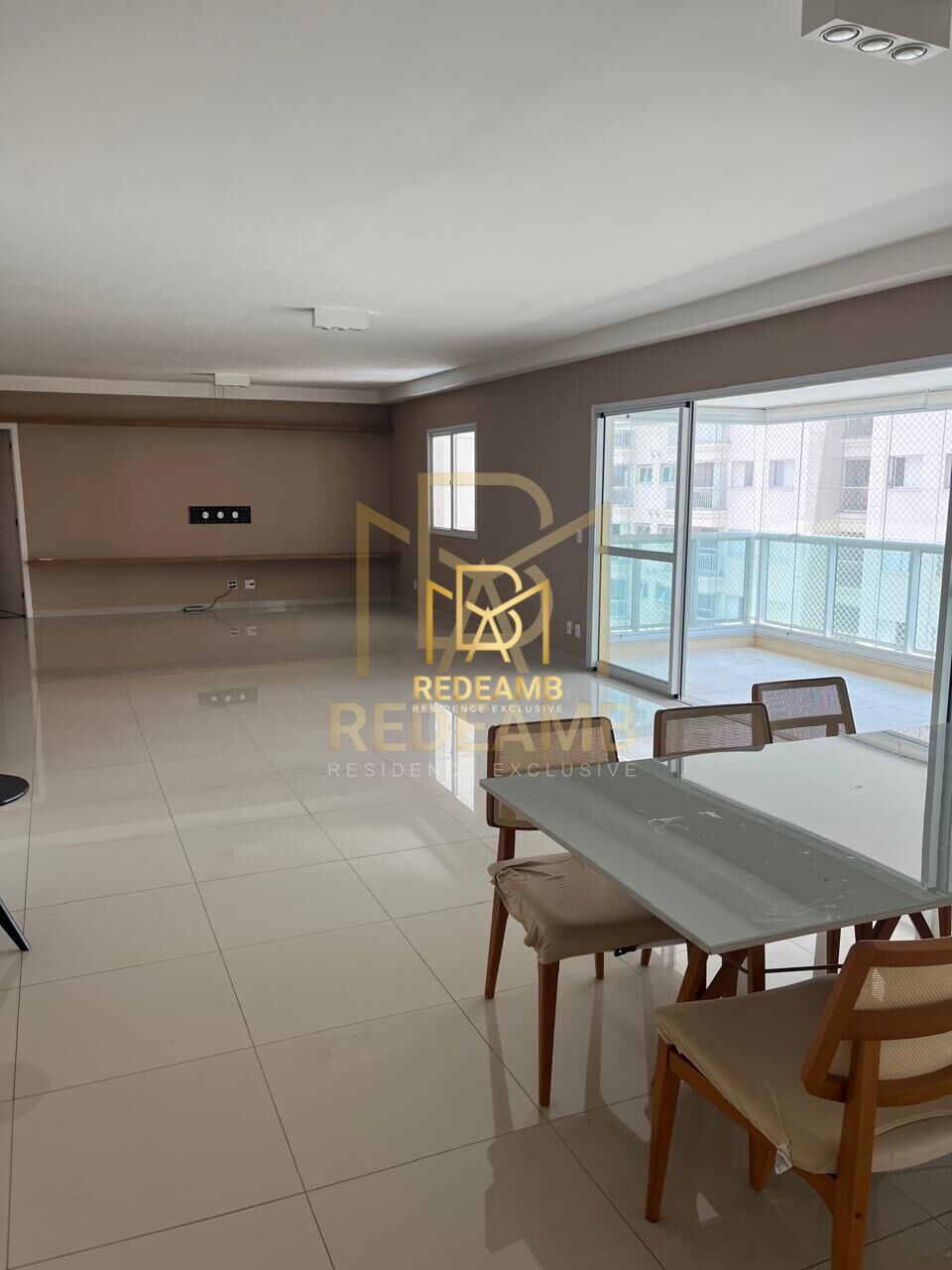Apartamento para locação de 235m2  com 3 Suítes no Condominio Splendore em Alphaville/SP