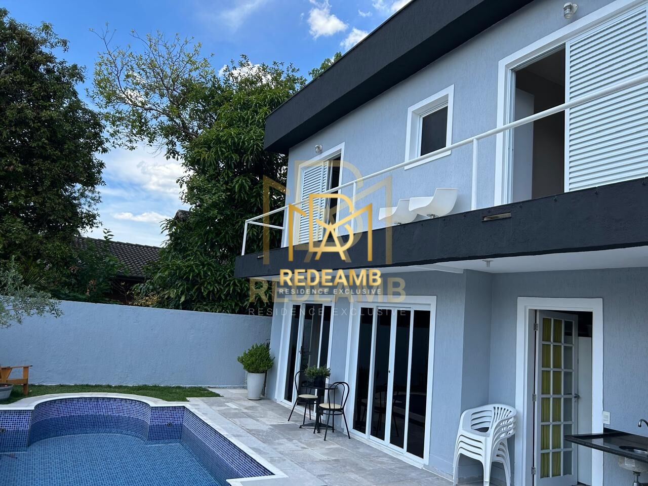 Casa de Alto Padrão no Residencial 3  com 280 m²,  04 suítes e piscina - Alphaville -   Santana de Parnaíba
