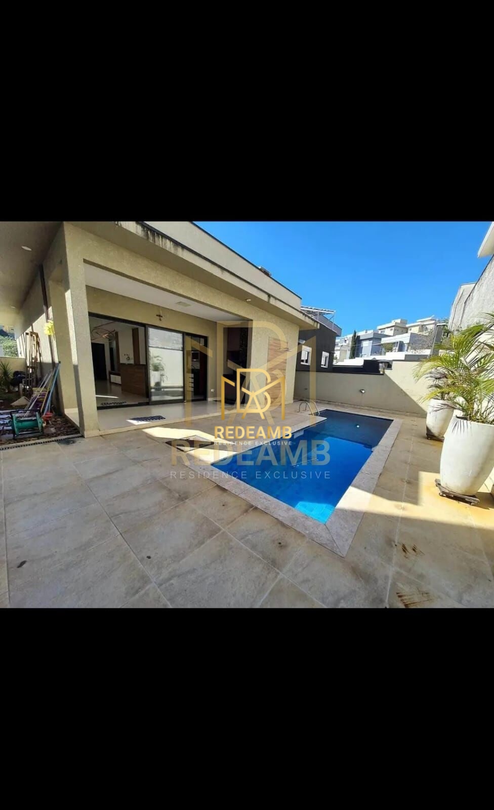Casa Alto Padrão com 180 m², 04 dormitórios, sendo 02 suítes no Condomínio New Ville - Santana de Parnaíba/SP