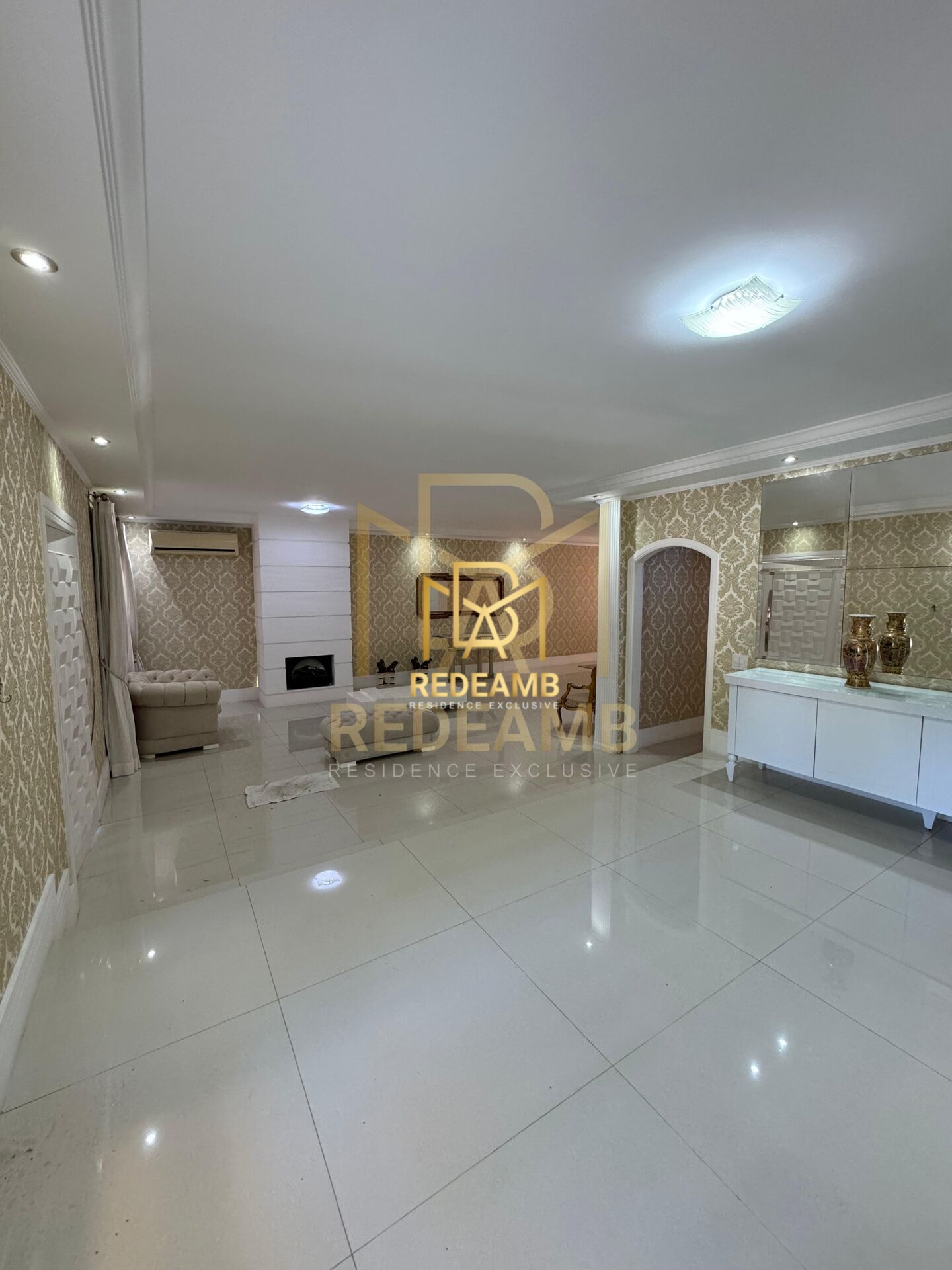 Casa Alto Padrão a Venda no Residencial 4 em Alphaville, Santana de Parnaíba/SP