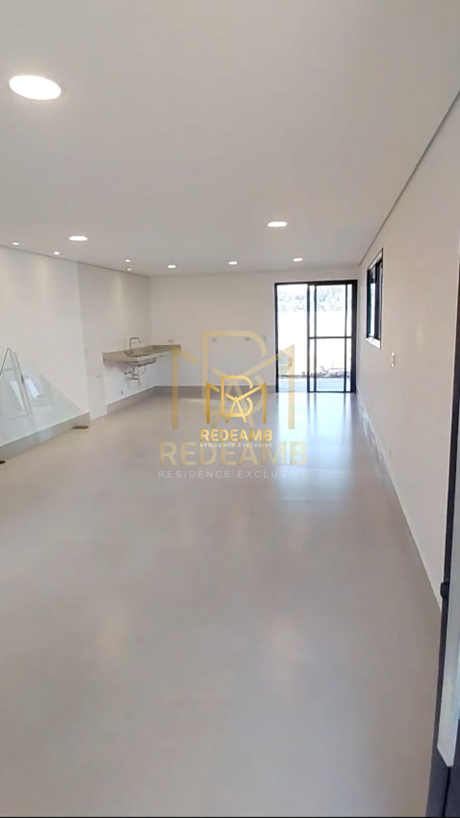 Casa Padrão com 110 m2 , 03 dormitórios, sendo  01 suíte no Condominio Nova Jaguari - Santana de Parnaíba/SP