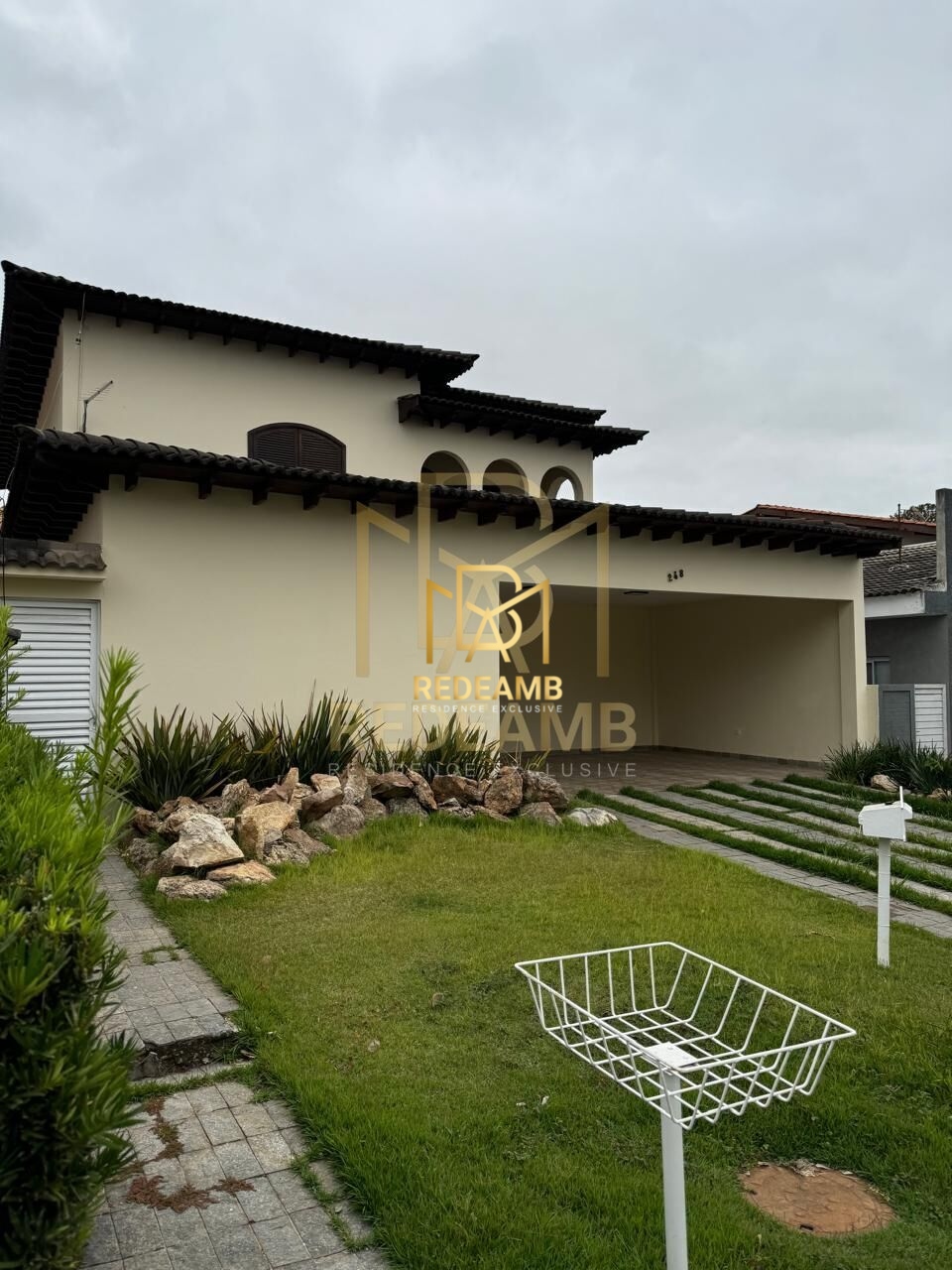 Casa disponível para venda e locação no Residencial Quatro (Alphaville), Santana de Parnaíba/SP
