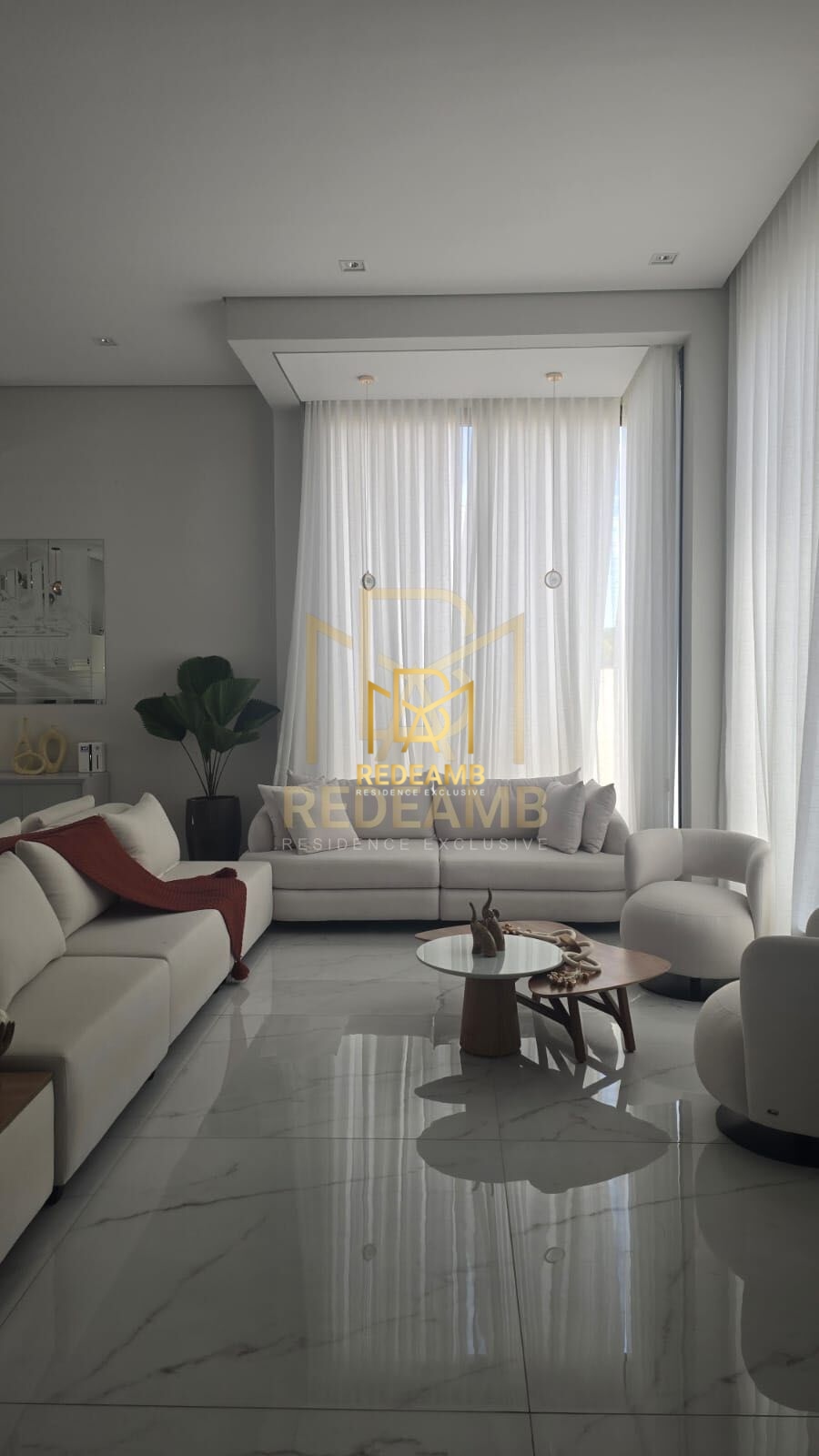 Casa Alto Padrão a Venda com 403m2 e 3 Suítes no Condominio Genesis 1 em Alphaville - Santana de Parnaíba