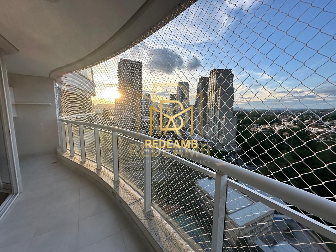 Apartamento à Venda e Locação no Edifício Wave