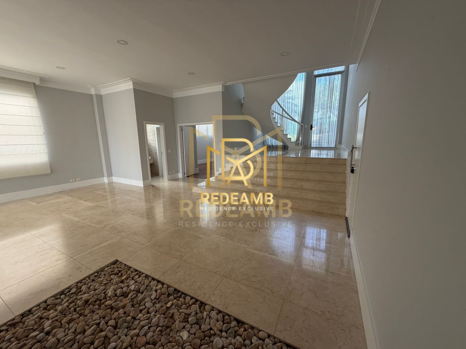 Casa Alto Padrão com 552m², com 03 dormitórios, sendo 03 suítes - Condomínio Tamboré 10 - Santana de Parnaíba/SP