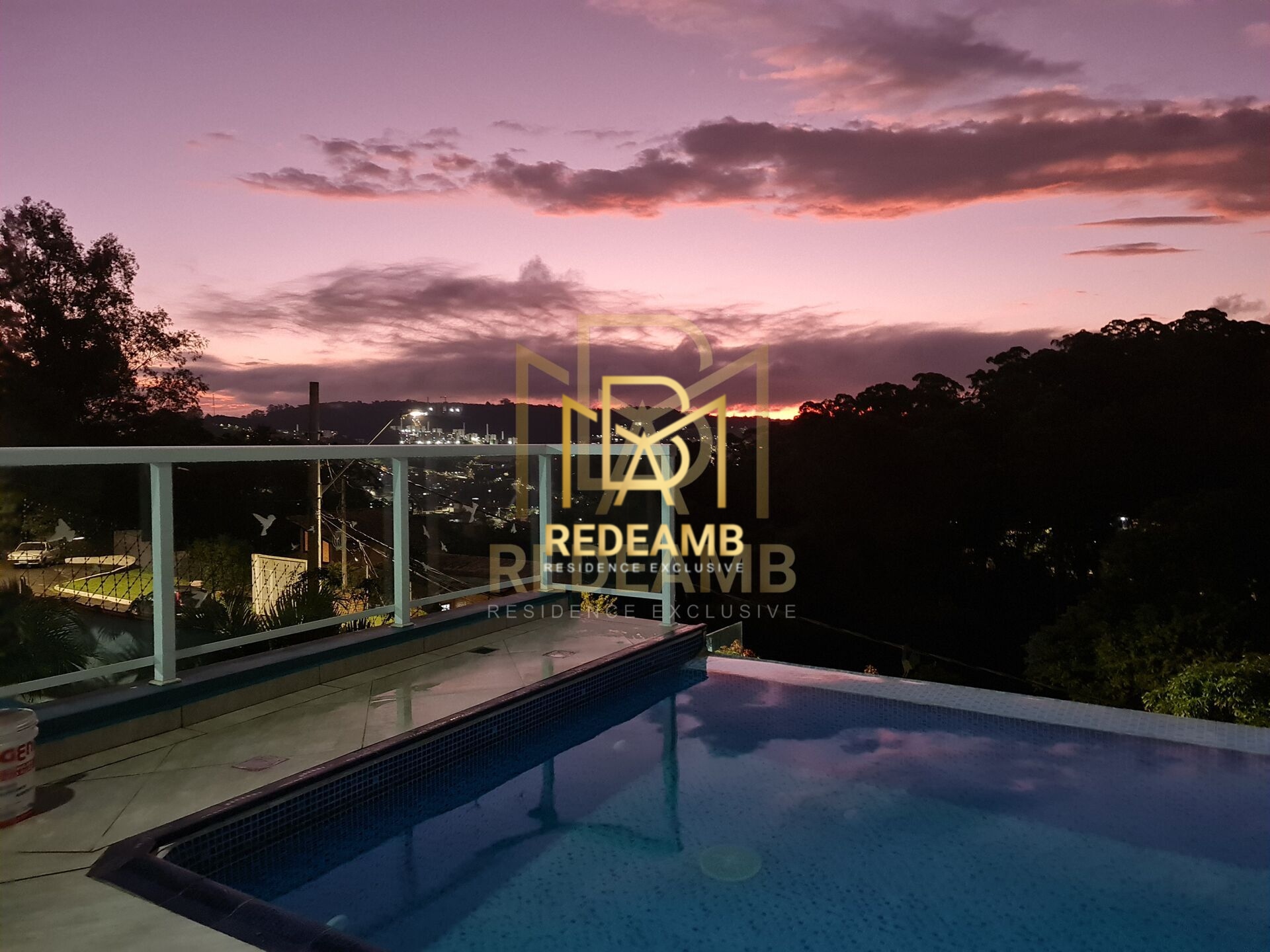 Casa à venda no Condomínio Granja Caiapiá - Cotia/SP
