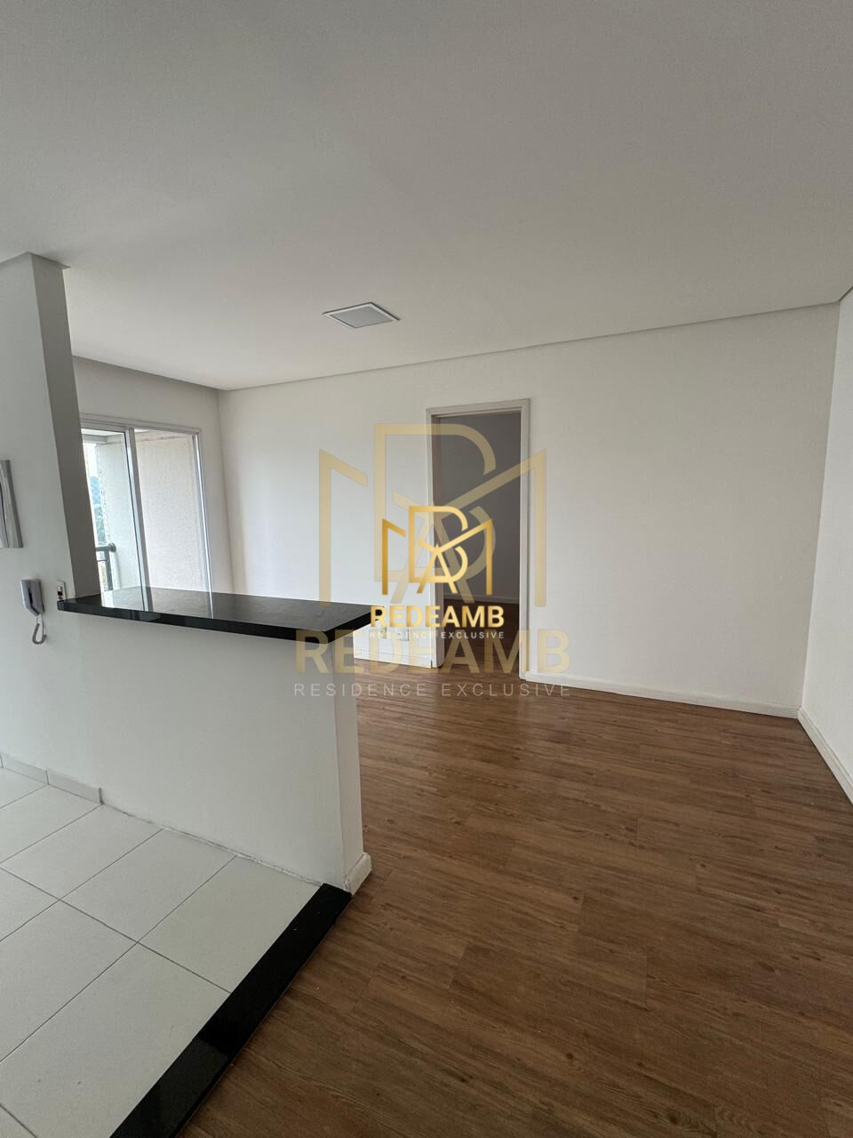 Apartamento de 1 dormitórios , 50m2, sem mobília, 1 vaga de garagem.