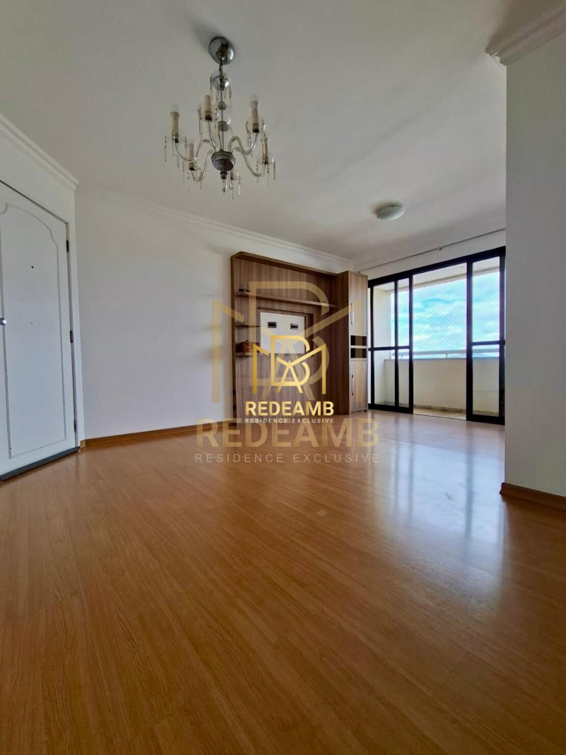 Apartamento a Venda com 90m², 03 dormitórios sendo 01 suíte no Edifício Village em Alphaville - Barueri-SP
